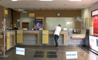 Menaxhmenti dhe Bordi i Postës së Kosovës përkrah grevën e punëtorëve