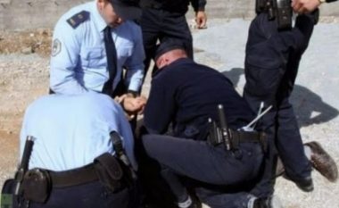 Dy shtetas të huaj sulmojnë policët në Jarinje