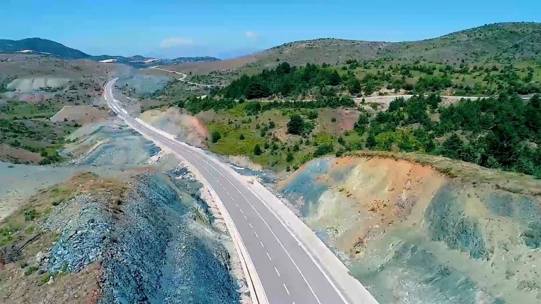 Inaugurohet pjesa e parë e rrugës Korçë-Ersekë