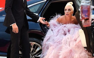 Lady Gaga hap zemrën në intervistë: Ndjehesha e shëmtuar dhe më ngacmonin kur isha në shkollë