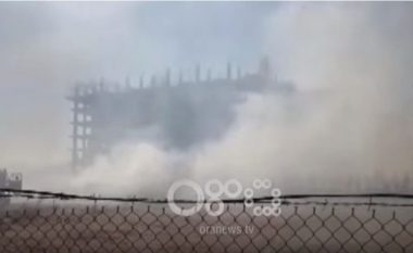 Zjarr i madh në Shëngjin, rrezikohen banesat dhe restorti turistik (Video)
