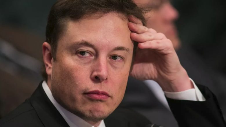 Elon Musk shkarkohet nga roli drejtues i Tesla