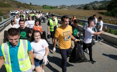Aksion pastrimi edhe në Tiranë