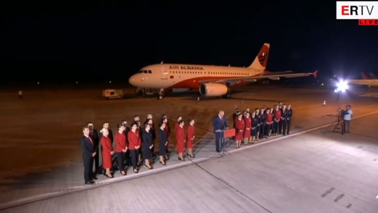 Ulet aeroplani i parë “Air Albania”, Rama: Synojmë t’i bashkojmë shqiptarët (Video)