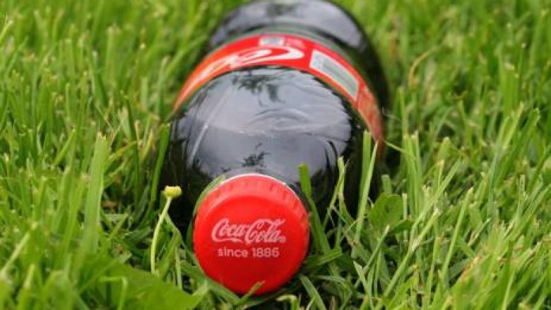 Coca Cola po mendon për prodhimin e një pije “të shëndetshme” me përmbajtje të marihuanës