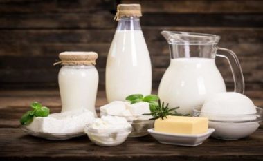 Sa qumësht dhe bylmet saktësisht bën të konsumojmë gjatë ditës?