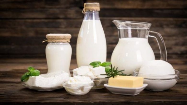Sa qumësht dhe bylmet saktësisht bën të konsumojmë gjatë ditës?