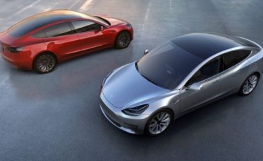 Tesla përshpejton prodhimin duke shtrenjtuar çmimin e ngjyrave