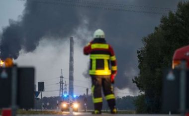 Tetë të lënduar nga shpërthimi në rafinerinë gjermane