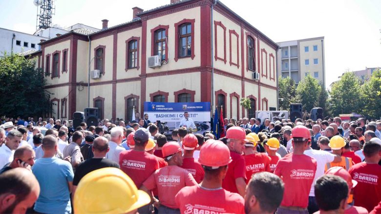 Veseli: Projektit “Bashkimi i Qytetit” do t’i japë Ferizajt zhvillim, dimension dhe perspektivë të re