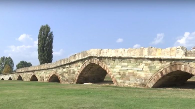 Ura e vjetër e gurit në Vushtrri, monumenti që daton nga shekulli II-të (Video)