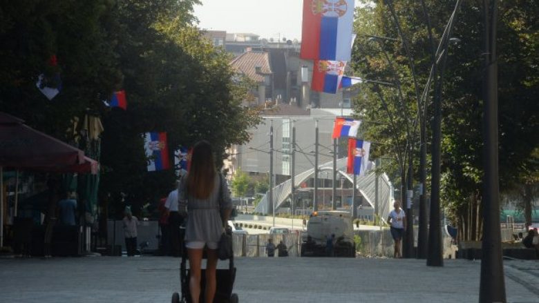 Edhe pse ende nuk dihet nëse do të vijë, serbët në veri përgatiten për vizitën e Vuçiqit (Foto)