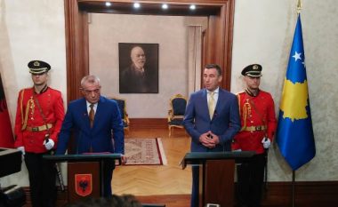Kryetari i Kuvendit të Shqipërisë kërkon unitet të forcave politike në Kosovë 