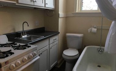 Kuzhinë dhe tualet në një vend: Jepet me qira banesa “unike”, e merr kush paguan 700 dollarë në muaj (Foto)