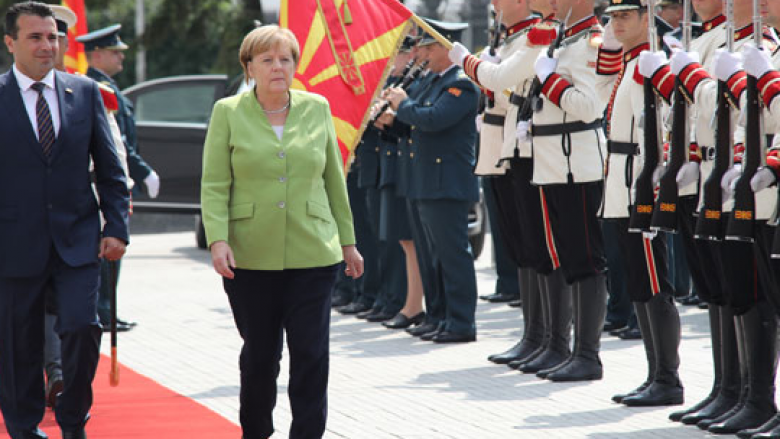 Pritja e Kancelares gjermane Angela Merkel para Qeverisë së Maqedonisë (Video)