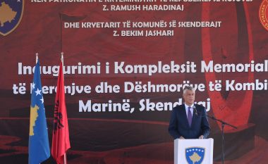 Thaçi ndau urdhrin “Hero i Kosovës” për 158 dëshmorët e varrosur në Kompleksin Memorial në Marinë