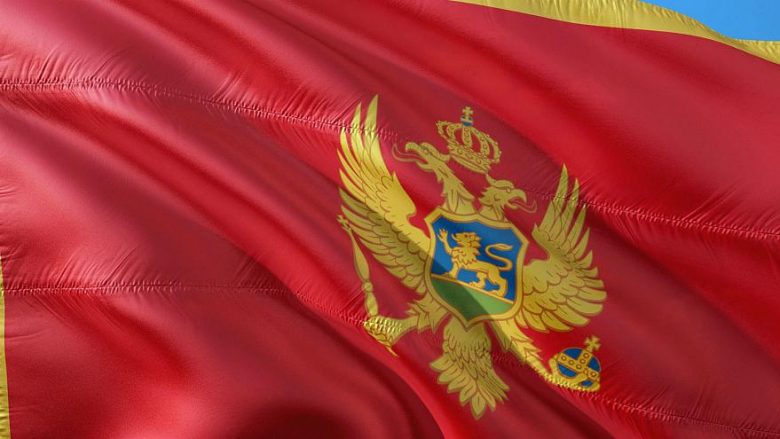 Ata që nuk ngriten në këmbë kur intonohet himni kombëtar i Malit të Zi, mund të dënohen me 300 deri në 2 mijë euro