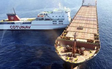 Dy anije transportuese përplasen, rrezja prej katër kilometrave mbushet me naftë – nuk raportohet për të lënduar (Video)