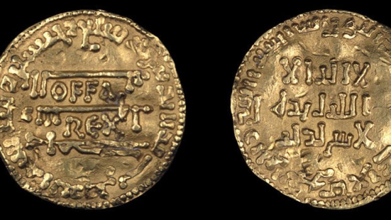 Monedhat e arta të mbretit britanik me mbishkrimin “Allah”