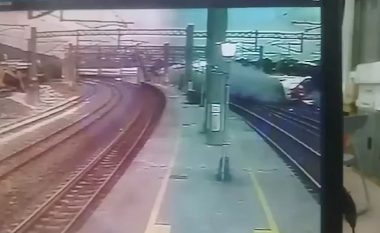 Nga shpejtësia e madhe në kthesë treni del nga binarët, humbin jetën 18 persona në Tajvan (Video)
