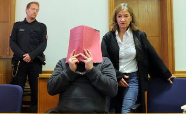 Infermieri gjerman në gjyq për vrasjen e 100 pacientëve