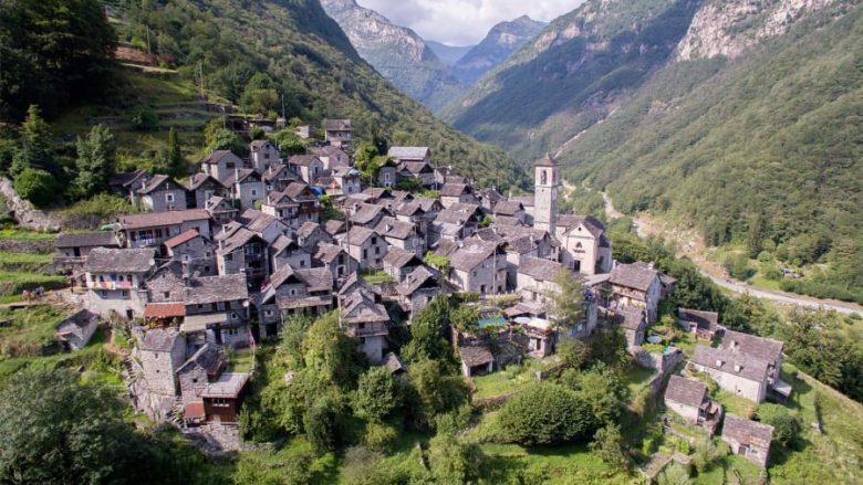 I gjithë fshati në Zvicër shndërrohet në hotel (Foto)