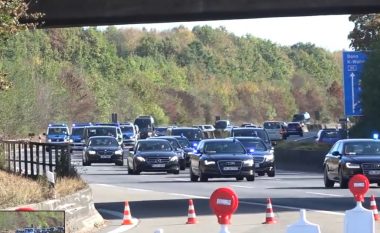 Mbi 50 vetura eskordojnë presidentin turk gjatë vizitës në Gjermani (Video)
