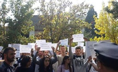 Me marsh shprehin pakënaqësitë ndaj arsimit në UP