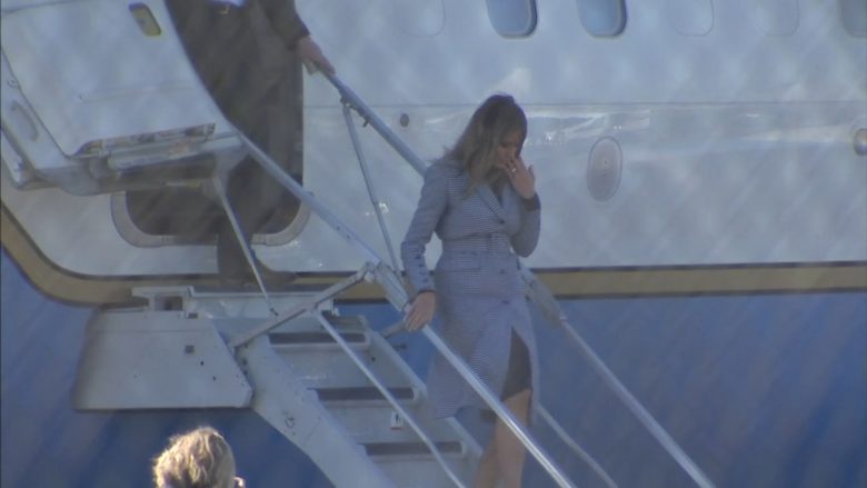 Kabina mbushet me tym, aeroplani i Melania Trump detyrohet të kthehet në bazën ushtarake (Video)