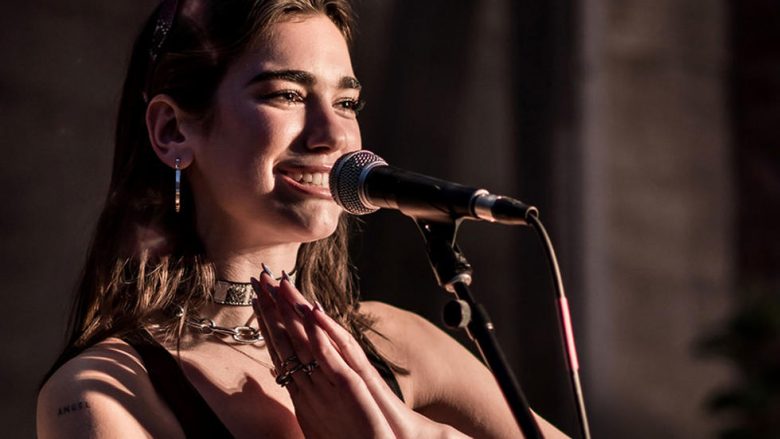 Dua Lipa në Abu Dhabi do të performoj në ditëlindjen e muzeut të Louvret