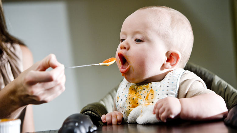 Ushqimi i bebes gjashtëmuajshe: Propozimi i menysë për tri ditë