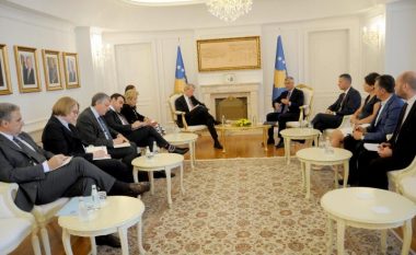 Thaçi takoi ambasadorët e Kuintit dhe shefen e Zyrës së BE-së, flasin për dialogun, FSK-në dhe anëtarësimin në INTERPOL