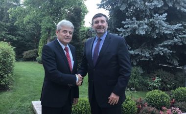 Ahmeti në takim me Palmer: Rruga drejt NATO-s dhe BE-së nuk ka të ndalur