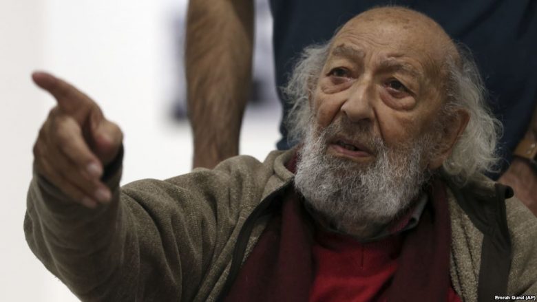 “Syri i Stambollit” vdes në moshën 90 vjeçare