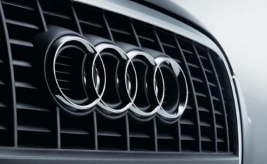 Audi R8 u nda në gjysmë gjatë përplasjes, shoferi shpëtoi pa asnjë lëndim (Foto)