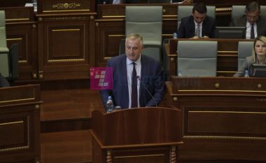 Ministri Berisha prezanton Projektligjin për Ministrinë e Mbrojtjes, kërkon nga deputetët votimin e projektligjeve