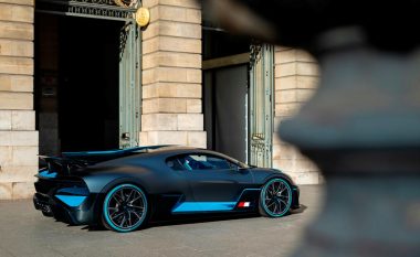 Bugatti zgjedhë vendlindjen për shfaqjen e modelit Divo (Foto)