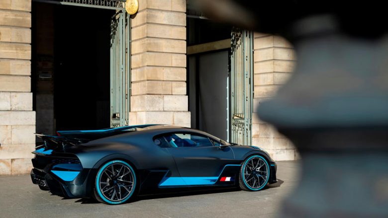 Bugatti zgjedhë vendlindjen për shfaqjen e modelit Divo (Foto)