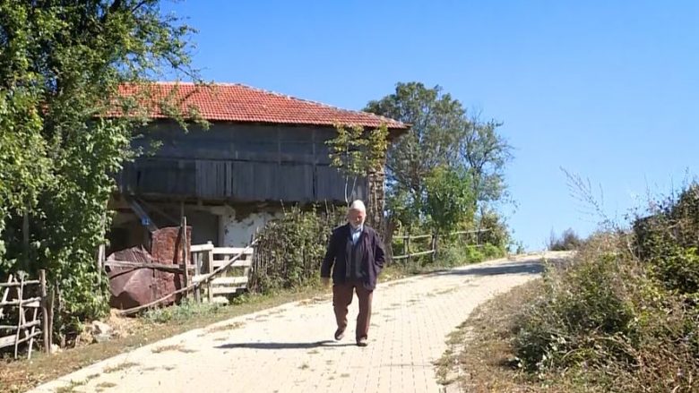 Fshati “muze” i Hanit të Elezit, ku jeton vetëm një familje (Video)