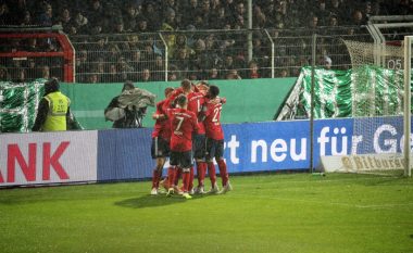 Bayerni vazhdon tutje në Kupë, mposht ngushtë Rodinghausen e ligës së katërt