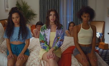 Dua Lipa sjell versionin e kompletuar të albumit të saj debutues më 19 tetor