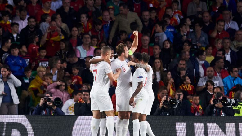 Anglia i hakmerret Spanjës, shkëlqen Sterling në ndeshjen që u shënuan pesë gola