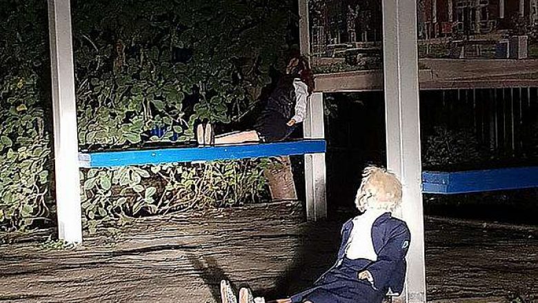 Kukullat bizare të shpuara me gjilpëra, shqetësuan banorët e një qyteti rus (Foto)