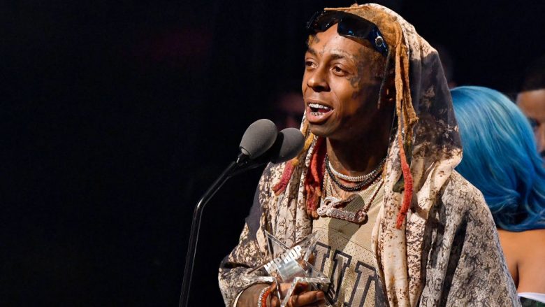 Ndërpritet koncerti i Lil Wayne për shkak të dyshimit për gjuajtje me armë