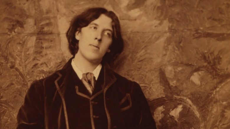 Oscar Wilde, irlandezi skandaloz: Jetojmë të gjithë në baltë, por disa prej nesh i kanë sytë të kthyer nga yjet