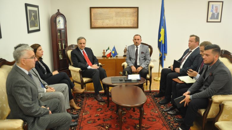 Mustafa takoi ambasadorin italian, i kërkon mbështetje për anëtarësimin e Kosovës në organizata ndërkombëtare të sigurisë