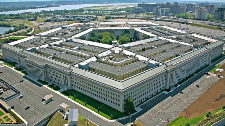 Alarm në Pentagon, mbërrijnë dy zarfe me helm vdekjeprurës