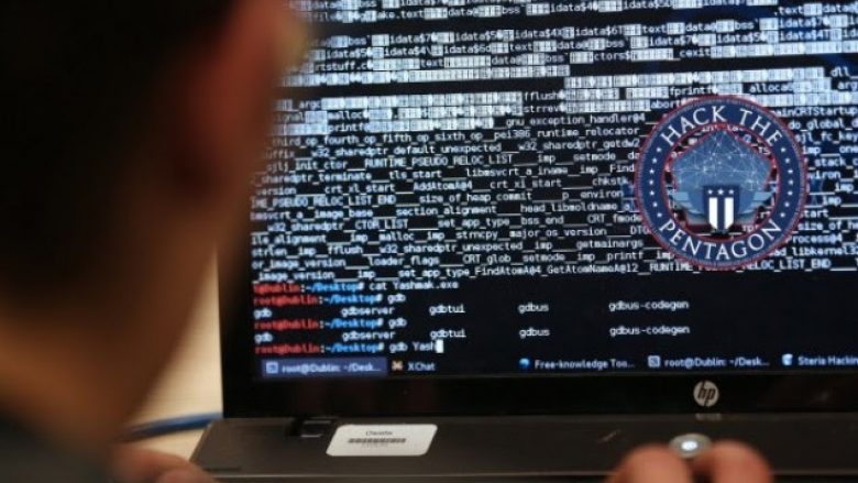 Hakerët “hyjnë” në Pentagon, zbulohen të dhënat e personelit ushtarak dhe civil