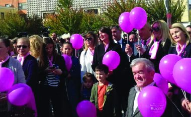 Korporata Rugove dhe QKLKGJ Jeta/Vita përmbyllin kampanjën për vetëdijësimin kundër kancerit të gjirit