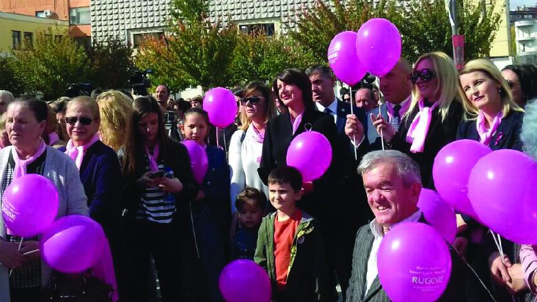 Korporata Rugove dhe QKLKGJ Jeta/Vita përmbyllin kampanjën për vetëdijësimin kundër kancerit të gjirit